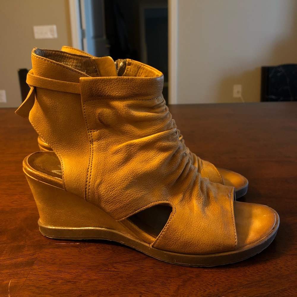 Leather wedges